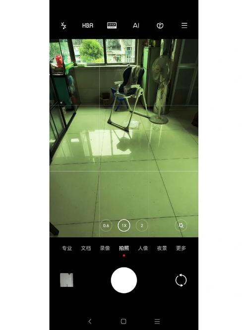 问题一:尼康D3100在低光环境下室内拍照效果如何?