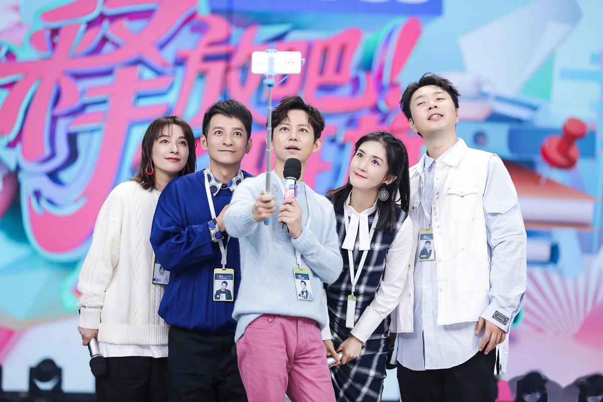 回答:快乐大本营 20150711 芒果 TV 热播综艺,满满都是欢笑,有很多精彩内容,