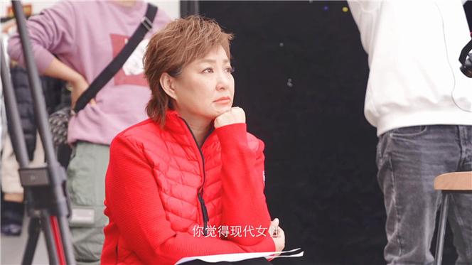 非常静距离第二季 20180405 是一档非常优秀的明星访谈节目,通过主持人李静与明星嘉宾之间的近距离访谈,让观众更加深入地了解明星们的内心世界和成长经历,在节目中,明星嘉宾们分享了自己的成长经历、演艺生涯、家庭生活等方面的故事,让观众更加深入地了解他们,节目还设置了一些有趣的互动环节,让明星嘉宾和主持人之间的对话更加轻松愉快。
