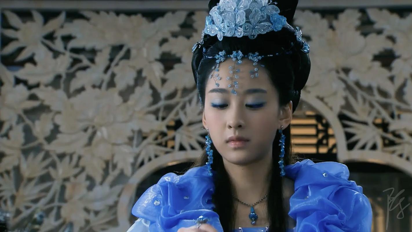 穆婷婷 饰 冷冰心