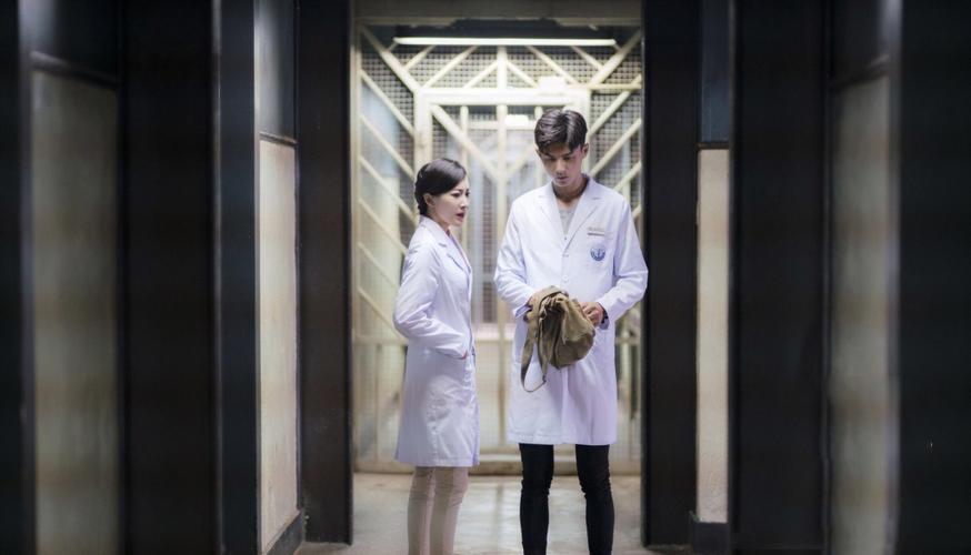 问题 1:张琰琰除了《疯人院》还出演过哪些作品?