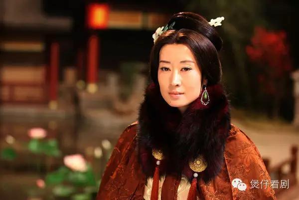答:如前面提到的,她还出演过《武林外史》《琅琊榜》等,此外还有《伪装者》《如果蜗牛有爱情》等。