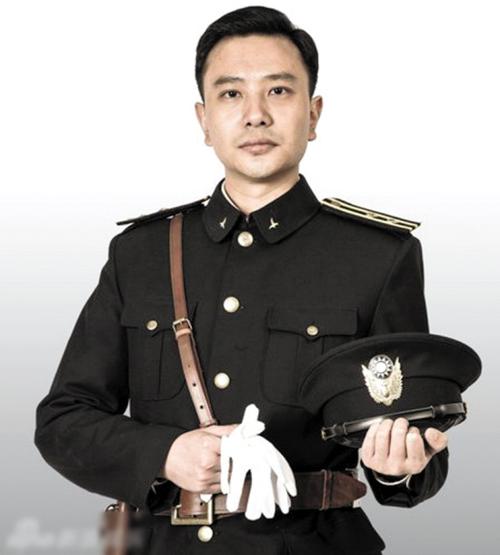 答:孙之鸿还出演过《北平无战事》《伪装者》等作品。