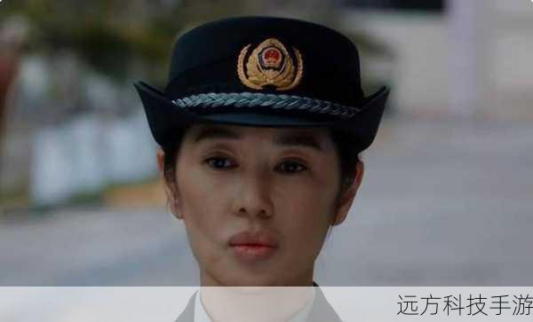龙小云,余男饰演,她是冷锋的恋人,也是战狼部队的队长,她坚毅、果敢,有着出色的军事才能。
