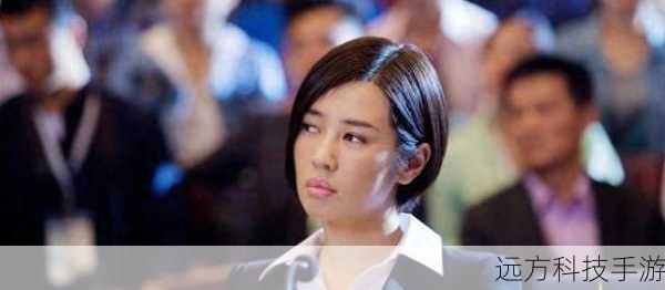 答:冷锋的恋人是龙小云,由余男饰演。