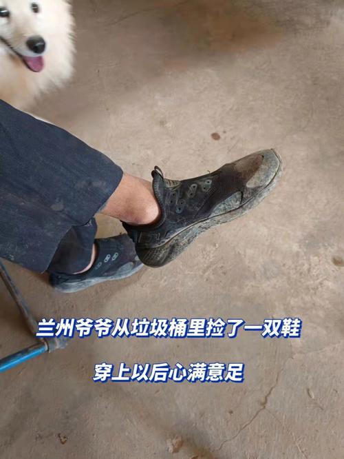 答:钱恒的傲娇和固执一方面增加了剧情的趣味性和冲突性,与成瑶形成了鲜明的对比和互动,推动了两人感情的发展;另一方面也使得他在处理案件和面对挑战时更加坚定,为剧情的走向增添了一份稳定和确定性。