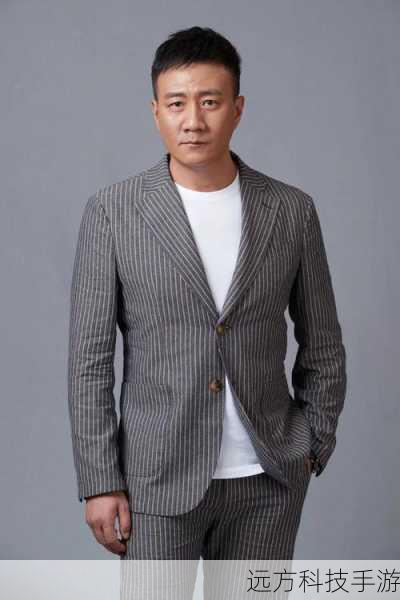 胡军饰演杨四,他是当地的一个神秘人物,杨四的背景复杂,与许多案件有着千丝万缕的联系,他的形象充满了神秘感,让人难以捉摸。