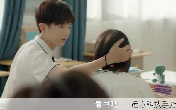 答:林星辰的纯真善良、乐观积极逐渐打动了陆一白,她就像一束光照进了陆一白原本有些封闭的内心世界,让他感受到了不一样的温暖和美好。
