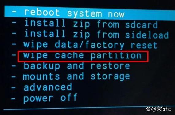 2、同时按住音量减键和电源键不放,直到手机震动并出现“Fastboot”字样,此时手机已成功进入Fastboot模式。