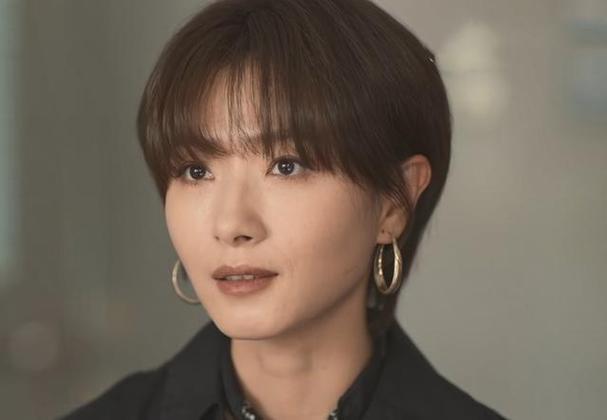 还有阿香(文晴 饰)、初一(索朗尼玛 饰)等角色,他们都在故事中扮演着重要的角色,为整个剧情增添了丰富的色彩。