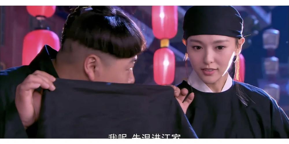 答:玉麒麟为了寻找养母的亲生儿子,而误以为金元宝就是那个人,所以才会想方设法嫁给金元宝。
