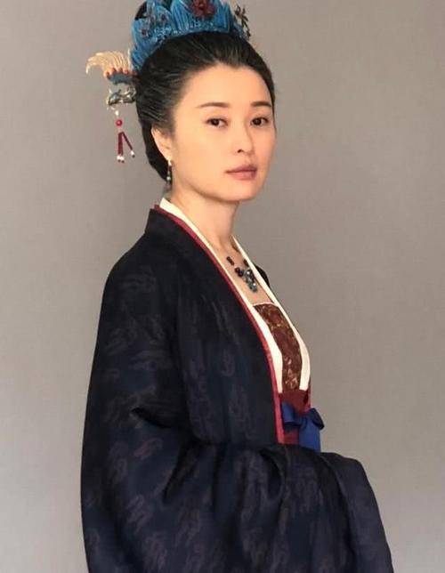 答:赵祯的养母是刘娥,由吴越饰演。