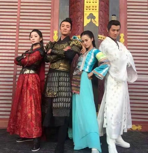 答：她在多部作品中展现多样化演技风格，在古装剧和现代剧中都有精彩诠释。