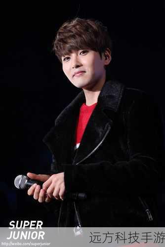 金厉旭,作为韩国男子演唱组合 Super Junior 的成员之一,他拥有着独特的嗓音和出色的演唱实力,当他登上《柳熙烈的写生簿》的舞台,那光芒便难以阻挡。