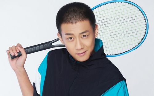 高至霆有着扎实的表演功底和对角色的深刻理解,在诠释杨简这个角色时,他能够精准地把握人物的性格特点和情感变化,杨简这个角色或许有着复杂的内心世界和多样的情感表现,而高至霆通过细腻的表演将这些一一展现出来,让观众能够深入地了解和感受到这个角色的魅力。
