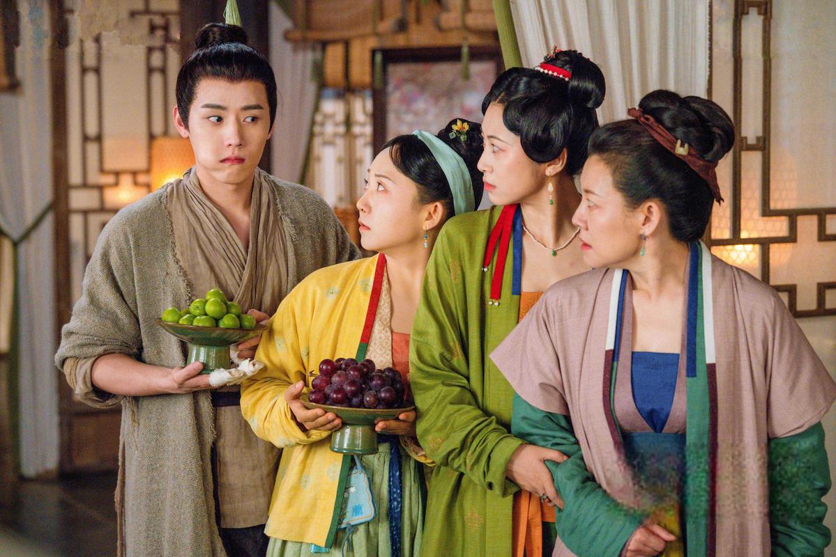 《兰闺喜事》的成功，离不开杨皓宇以及其他演员们的精彩演绎，他们共同为观众打造了一个充满欢乐、温情和感动的故事世界，而杨皓宇在其中的表现，无疑是锦上添花，他让郭振生这个角色成为了剧中的一大亮点，也让更多的观众认识和喜爱上了他。