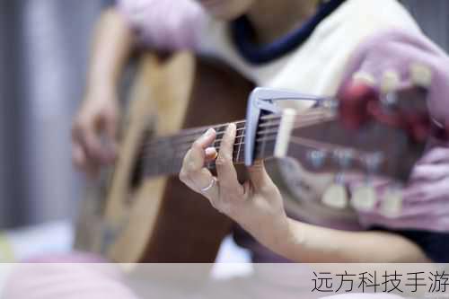 导师们也全情投入,认真聆听每一个音符,仔细观察学员们的表现,他们时而为精彩的演唱鼓掌喝彩,时而陷入沉思,思考着如何给予学员最恰当的指导和建议,每一次的转身,都代表着导师对学员的认可和期待。