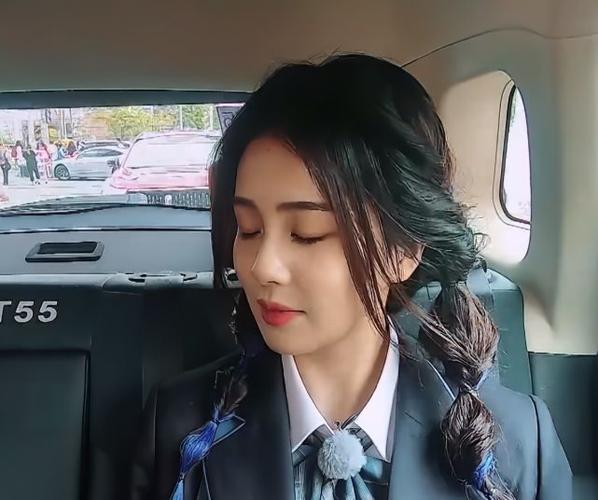 答：《奔跑吧》是一档非常有影响力的节目，能够让她获得更多的关注和机会；她本身也非常喜欢运动和挑战，这个节目正好符合她的性格和兴趣。