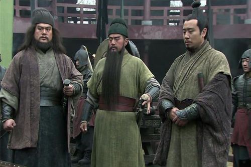 关羽和张飞在战斗中依然勇猛无比，发挥出了他们超强的武力，与敌人展开了一场惊心动魄的搏斗，貂蝉在这一集中也有着重要的表现，她的智慧和勇气为众人带来了许多帮助。