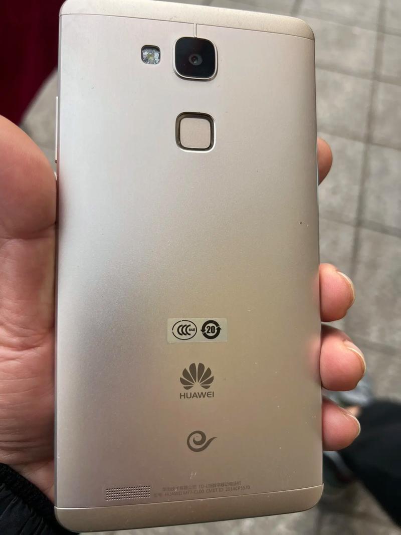除了强大的商务功能外,华为Mate7高配版移动4G在娱乐体验方面同样表现出色,其6英寸的超大屏幕,采用了IPS全贴合技术,不仅色彩鲜艳、画质细腻,还带来了更加宽广的视野和沉浸式的观影体验,无论是观看高清视频、畅玩大型游戏,还是浏览网页、阅读电子书,都能让用户享受到前所未有的视觉盛宴。