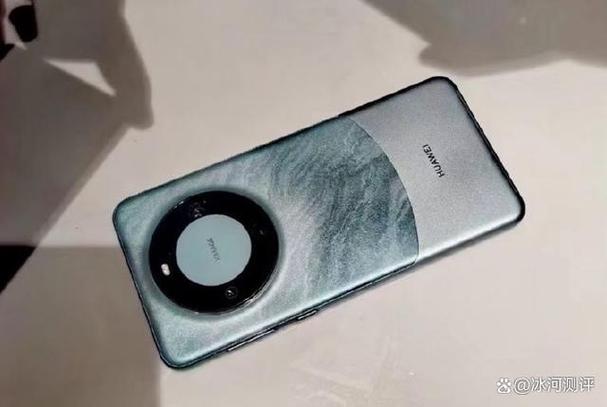 在拍照方面,华为Mate7高配版移动4G也毫不逊色,其后置1300万像素的摄像头,配合LED补光灯和多种拍照模式,无论是拍摄风景、人像还是微距照片,都能轻松捕捉美好瞬间,而前置500万像素的摄像头,则满足了用户自拍和视频通话的需求,让每一次自拍都能成为朋友圈的焦点。