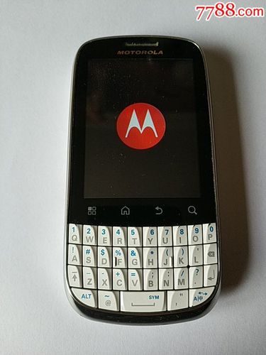 答案:MOTO XT316的内部存储容量包括256MB的RAM和512MB的ROM,这一配置在当时的中低端市场中属于主流水平确保了手机在运行多个应用程序时的流畅性并为用户提供了足够的存储空间用于安装应用程序和系统文件。
