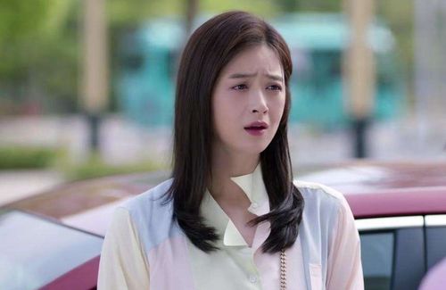 如果岁月可回头江小美的扮演者是蒋欣,蒋欣是中国内地女演员,她出演过众多影视作品,以其出色的演技深受观众喜爱。