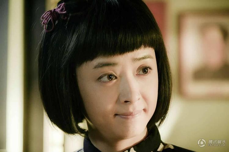 答:除了上述提到的华妃和樊胜美,蒋欣还在《老农民》中饰演乔月等角色。