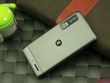 问题一:摩托罗拉里程碑3 ME863的外观设计有哪些独特之处?