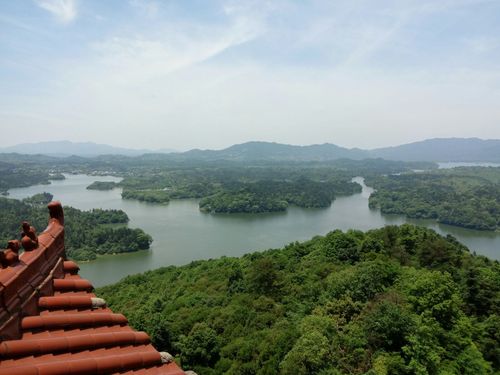 答:一些关于仙女湖的传说和秘密开始浮出水面,比如仙女湖与某些神奇力量的关联等。