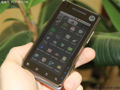 答:摩托罗拉XT720出厂时搭载的是Android 2.1系统,虽然这个系统版本相对较老但考虑到其硬件配置和稳定性等因素官方可能并未提供后续的系统升级服务,不过用户可以通过第三方ROM等方式尝试升级系统但需要注意的是升级过程中可能会存在一定的风险请务必谨慎操作。