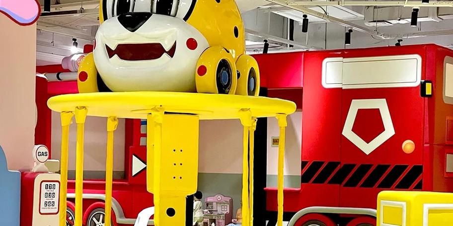 1、咘隆家族的小伙伴们在森林中遇到了什么困难?