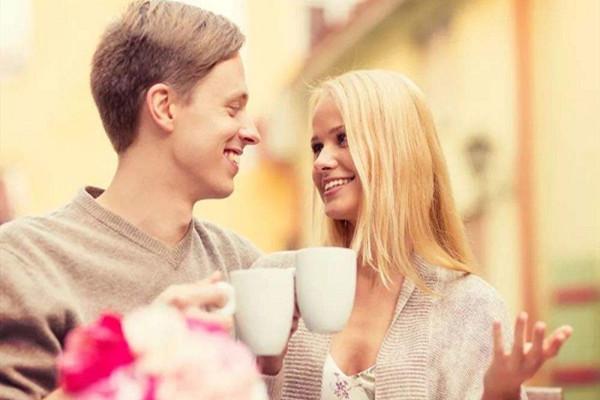 节目也通过这些假想夫妻的故事,向观众传递了许多关于爱情、婚姻和家庭的价值观,它让人们明白,爱情不仅仅是浪漫和甜蜜,还需要彼此的理解、包容和支持,在婚姻中,双方需要共同努力去经营,面对困难和挑战时要携手共进,这些深刻的道理通过明星们的亲身经历展现出来,更加具有说服力和感染力。