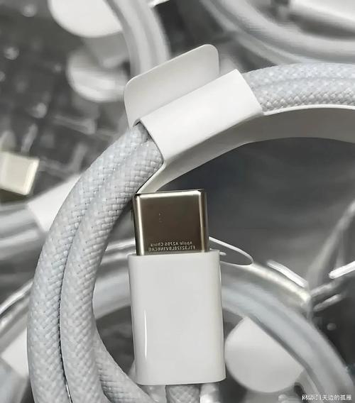 使用稳定的电源，避免在充电时尝试重大更新，以防电力中断导致更新失败。