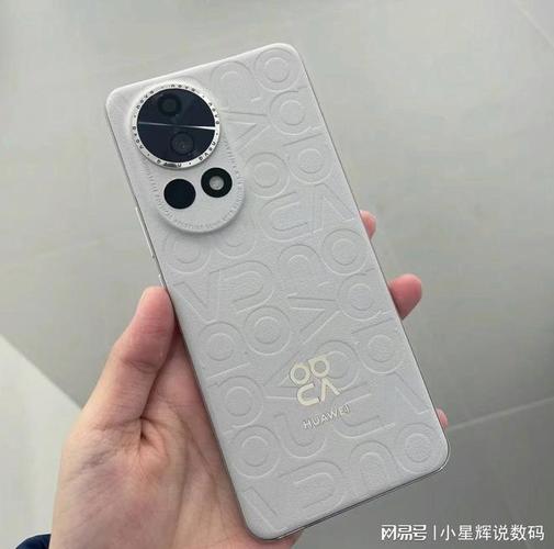 答:华为畅享MAX在拍照方面表现出色,它后置了1600万像素+200万像素的双摄像头组合,支持大光圈虚化、人脸识别、笑脸抓拍等多种拍照功能,前置则配备了800万像素的摄像头,支持固定焦距、大光圈虚化等自拍功能,这些功能让你在拍照时能够轻松捕捉美好瞬间,记录下生活中的每一个精彩瞬间。