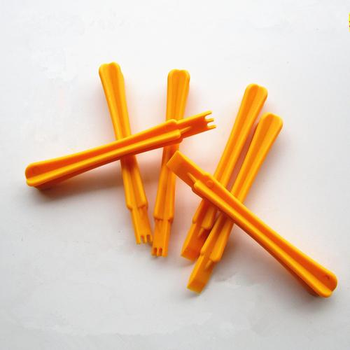 - 塑料撬棒
