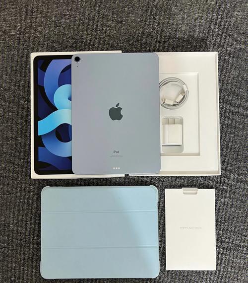 iPad4: 虽然iPad4在发布时也是一款备受瞩目的产品,但在轻薄化设计上并未像iPad Air那样激进,其9.7英寸的Retina显示屏搭配传统的机身设计,虽然略显厚重,但依旧保持了苹果产品一贯的精致与耐用,iPad4的机身尺寸为241.2×185.7×9.4mm,重量为652克,这样的尺寸和重量在当时已经算是相当不错,但与iPad Air相比,显然在便携性上稍显不足。