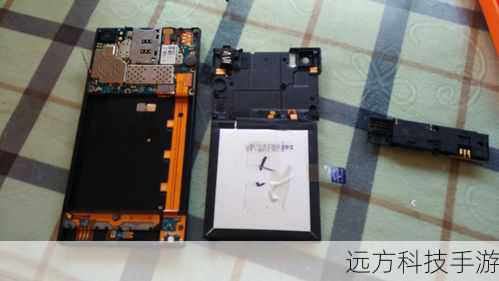 揭秘小米3后盖拆解，解锁手机内部世界的秘密