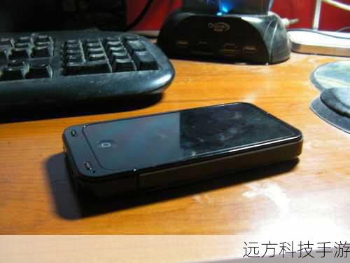 苹果皮Touch4,并非苹果官方出品,而是由国内一些创新企业基于市场需求开发的一种通讯辅助设备,它就像是一个为iPod Touch量身定制的“手机壳”,但内置了通讯模块,使得原本只能播放音乐和游戏的iPod Touch能够像iPhone一样,实现通话、短信以及数据上网等功能。