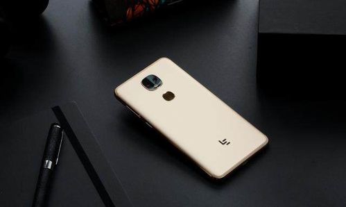 回答: 乐视手机Pro3在拍照方面的亮点主要体现在双摄像头设计上,它配备了一颗1600万像素的主摄像头和一颗800万像素的副摄像头,支持双摄像头光学变焦和背景虚化等功能,主摄像头采用了索尼IMX298传感器,具有非常高的成像质量,副摄像头则主要用于记录景深信息,实现背景虚化效果,手机还支持4K视频录制和多种拍照模式,如HDR、全景拍摄等,让用户能够轻松拍出高质量的照片和视频,在光线充足的白天拍照时,乐视手机Pro3的色彩还原准确、白平衡稳定;在弱光环境下也能保持较好的噪点控制能力和对焦速度。