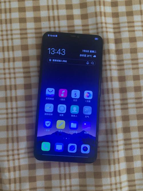 在最新vivo Z3X的图片中,我们可以看到它对于细节的把控达到了极致,无论是微距拍摄下的花瓣纹理,还是广角镜头下的壮丽风景,都能得到清晰、细腻的呈现,vivo Z3X还支持多种拍照模式,如人像模式、夜景模式等,让用户在不同场景下都能拍出满意的照片。