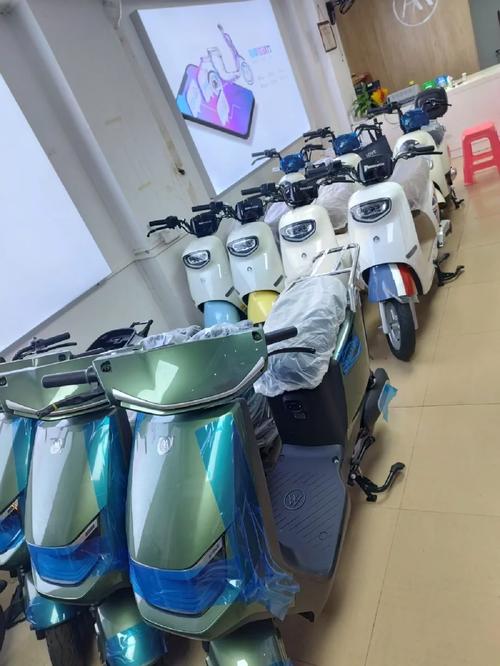 答:爱玛作为国内知名的电动车品牌,一直以来都非常重视售后服务,对于爱玛礼想N385这款车型,厂家提供了完善的售后服务体系,包括全国联保、免费维修、配件更换等服务,爱玛还设有多个售后服务网点,无论你身处何地,都能享受到便捷、高效的售后服务,选择爱玛礼想N385,就是选择了一份安心与保障。