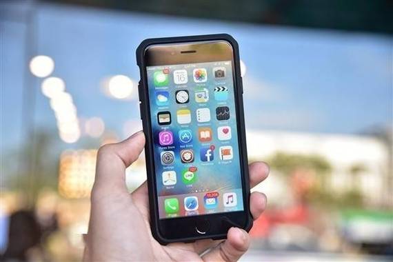 尽管iPhone 6在性能上有了显著提升,但电池续航却成为了不少用户的槽点,相比前代产品,iPhone 6的电池容量并未得到大幅提升,导致在重度使用下电量消耗较快,对于经常外出或需要长时间使用手机的用户来说,这无疑是一个不小的遗憾。
