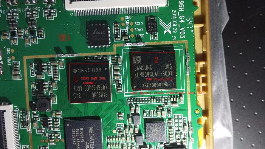 内存:2GB RAM + 16GB ROM(可扩展)