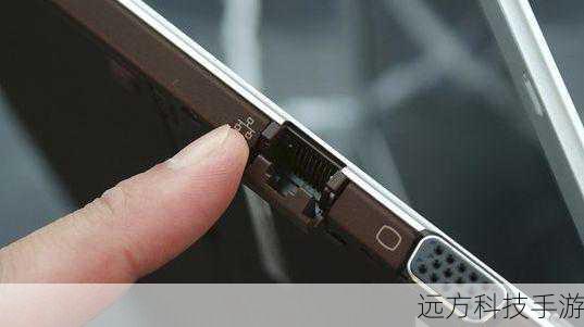 接口方面,该笔记本提供了3个USB2.0接口、VGA和HDMI视频接口、RJ45网络接口、耳机和麦克风接口以及电源接口等丰富的接口配置,还配备了5合1读卡器(支持xD、SD、SD PRO、MS、MMC等存储卡),方便用户读取和传输数据。