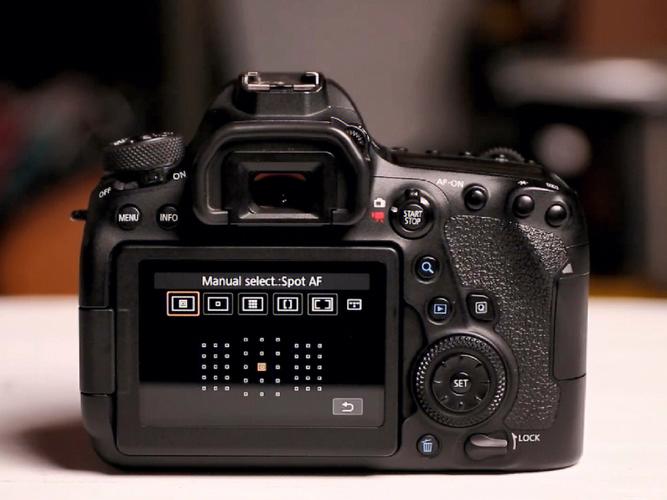 4、舒适的握持感和操作体验：佳能EOS 6D Mark II采用了人体工学设计，握持感非常舒适，其按键布局合理、操作简便，即使是摄影新手也能快速上手。