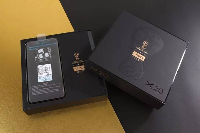 问题一:vivo X20黑金旗舰版的屏幕材质是什么?