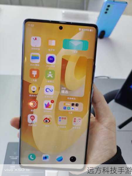 首先映入眼帘的，便是vivo X Note那块令人震撼的超大屏幕，它不仅仅是一块显示区域，更是通往数字世界的窗口，采用先进的显示技术，X Note的屏幕色彩饱满、对比度惊人，无论是浏览高清图片、观看视频还是沉浸在游戏世界，都能带来身临其境的视觉享受，而最新vivo X Note的图片中，这块屏幕在光线的照耀下更显晶莹剔透，仿佛能洞察每一个细微的色彩变化，让人对即将呈现的内容充满期待。