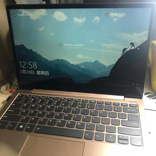 联想小新700在散热方面同样表现出色,它采用了先进的散热系统,通过合理的风道设计和高效的散热材料,能够迅速将机身内部产生的热量排出,确保机器在高强度使用下也能保持稳定的运行状态,用户无需担心长时间使用会导致机器过热而影响性能的问题。