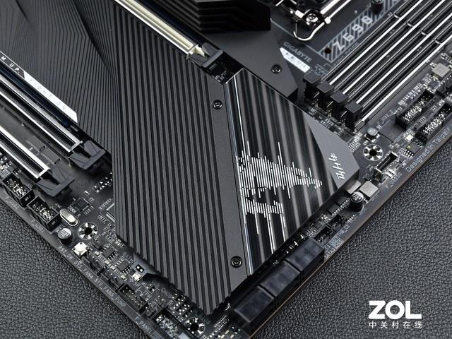 主板:ASUS ROG Z690 或 GIGABYTE Z690 AORUS MASTER